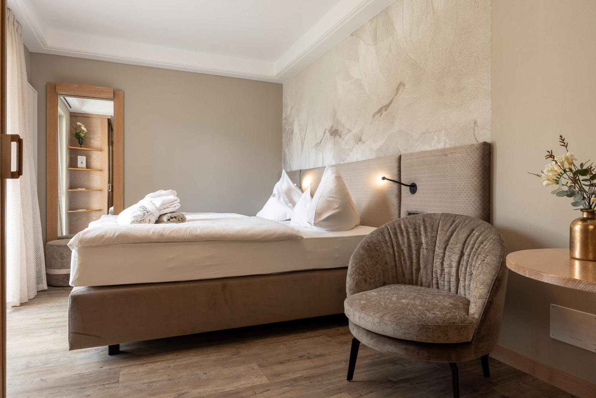 Gartenhotel Moser Appiano Sulla Strada Del Vino Ruang foto