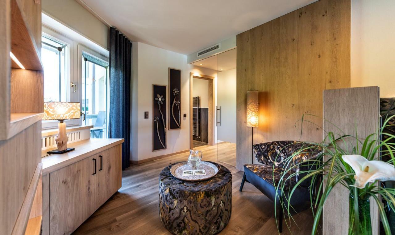 Gartenhotel Moser Appiano Sulla Strada Del Vino Bagian luar foto